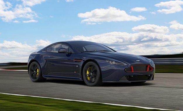 Aston-Martin-V8-Vantage-S-Red-Bull-Racing-Edition-PLACEMENT