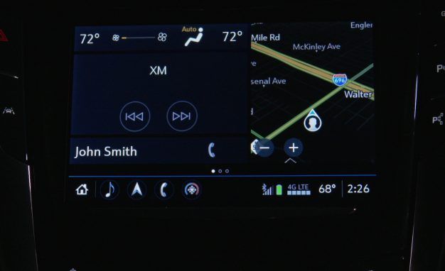 With functionality that applies popular apps and smartphone practices in the vehicle, the new user experience system provides customers with easier access to the most common features. The more intuitive operation includes a Summary View in which all key applications - climate, audio, phone and navigation - are displayed on one screen.