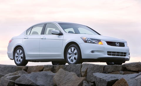 Tire, Wheel, Automotive mirror, Daytime, Product, Vehicle, Automotive tire, Automotive design, Land vehicle, Alloy wheel, 