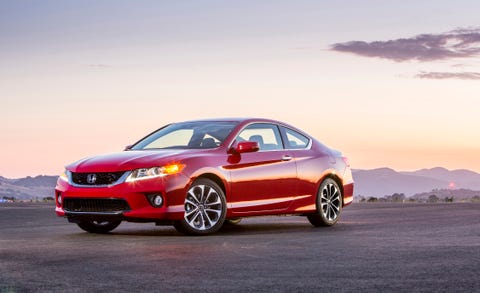 Land vehicle, Vehicle, Car, Mid-size car, Full-size car, Motor vehicle, Automotive design, Luxury vehicle, Sedan, Sky, 