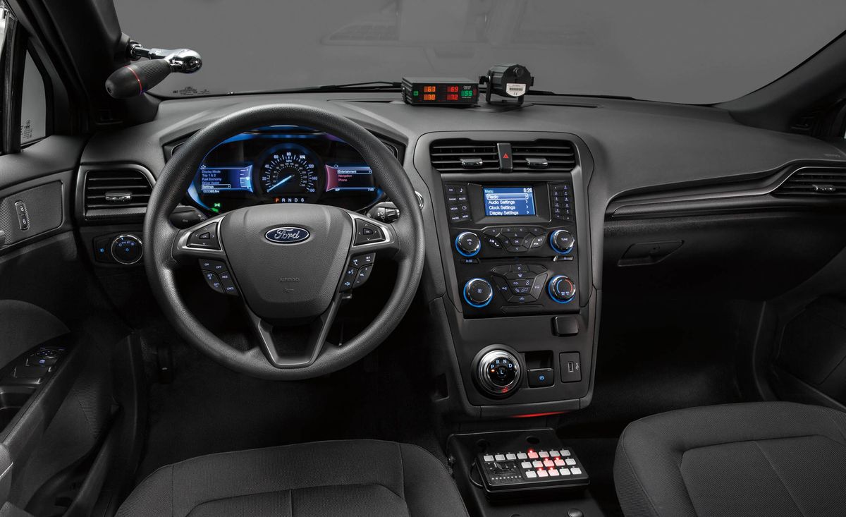 Land vehicle, Vehicle, Car, Center console, Ford motor company, Motor vehicle, Gear shift, Mid-size car, Ford, Automotive design, 