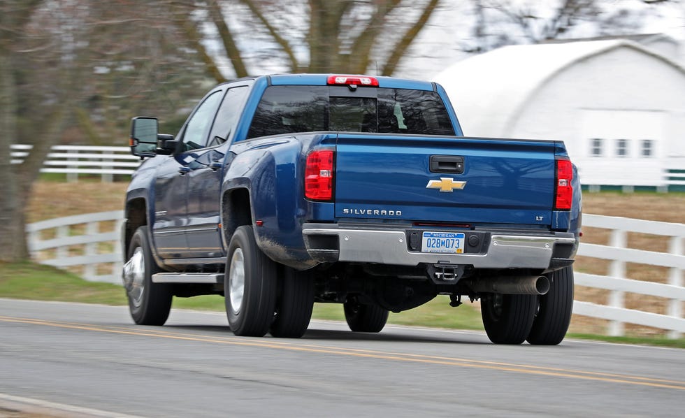 2017 chevrolet silverado 2500 hd 3500 hd driving