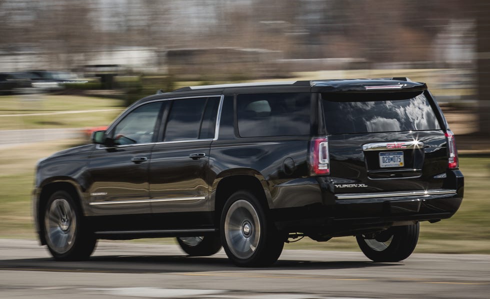 2017 gmc yukon driving