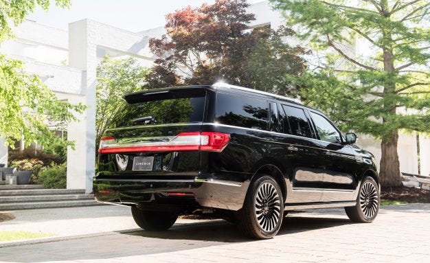 Rear Bumper Kit | LINCOLN NAVIGATOR LWB 2018 Rear Bumper Kit | LINCOLN NAVIGATOR LWB 2018