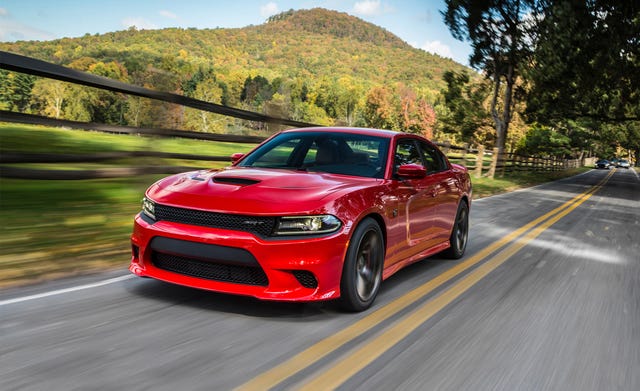 2017 Dodge Charger SRT Hellcat Review, Pricing, and Specs