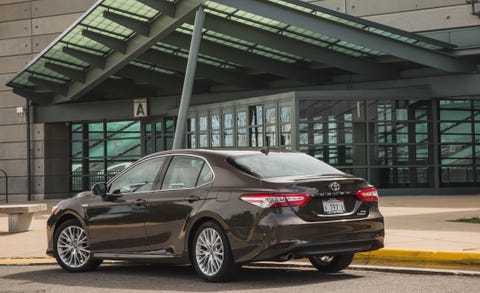 View Photos Of The 2018 Toyota Camry Xle Hybrid