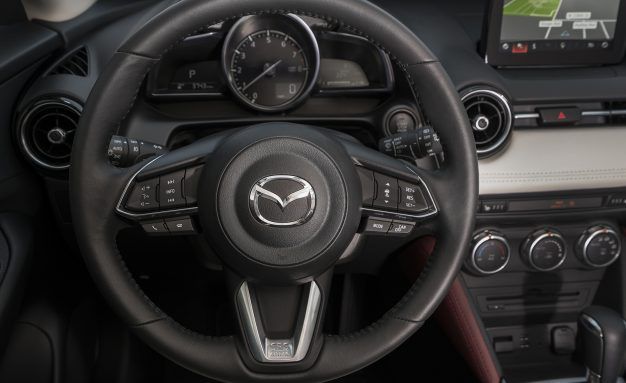 2018_Mazda_CX-3_interior_12
