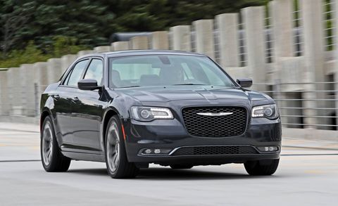 Land vehicle, Vehicle, Car, Mid-size car, Chrysler 300, Motor vehicle, Sedan, Luxury vehicle, Full-size car, Automotive design, 