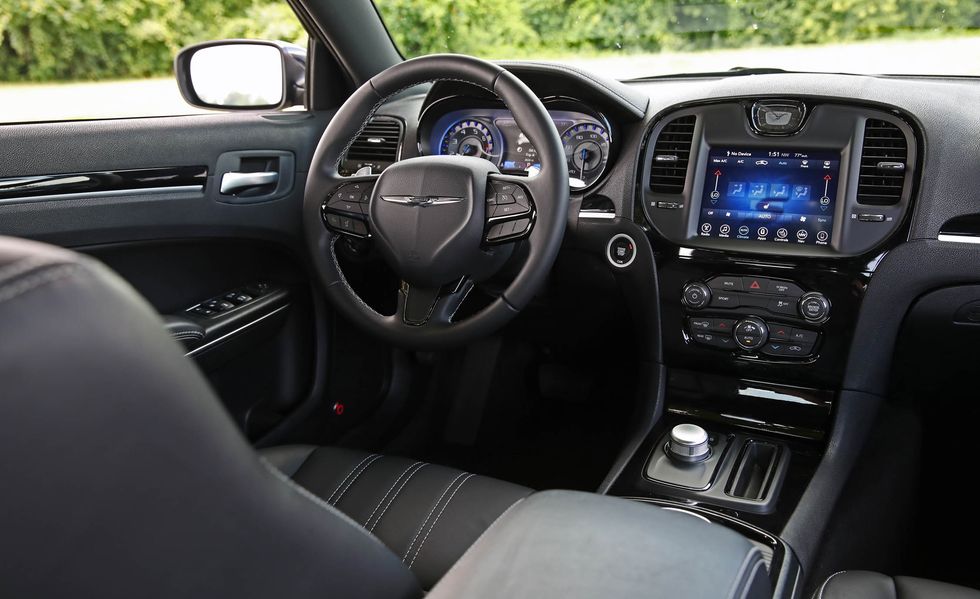 2017 chrysler 300 sedan interior