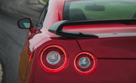 Lightning Lap 2017: Nissan GT-R Track Edition – Feature