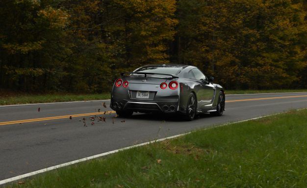 2018 Nissan GT-R review: More bark, less bite - CNET