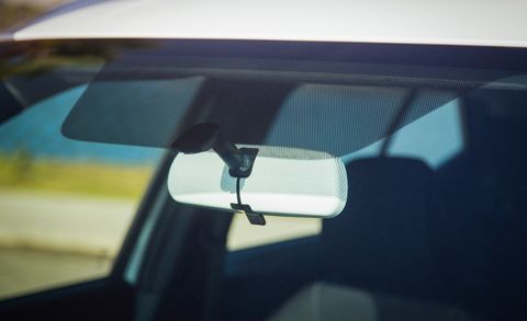Rear-view mirror, Automotive mirror, Auto part, Automotive exterior, Windshield, Vehicle, Vehicle door, Car, Glass, Automotive window part, 