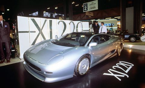 Flawed But Awesome Jaguar S Xj220 Supercar Is 25 Years Old