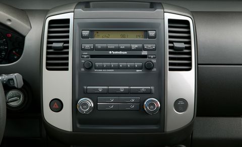 Vehicle, Car, Center console, Vehicle audio, Nissan navara, Multimedia, Nissan, Steering wheel, Rim, 