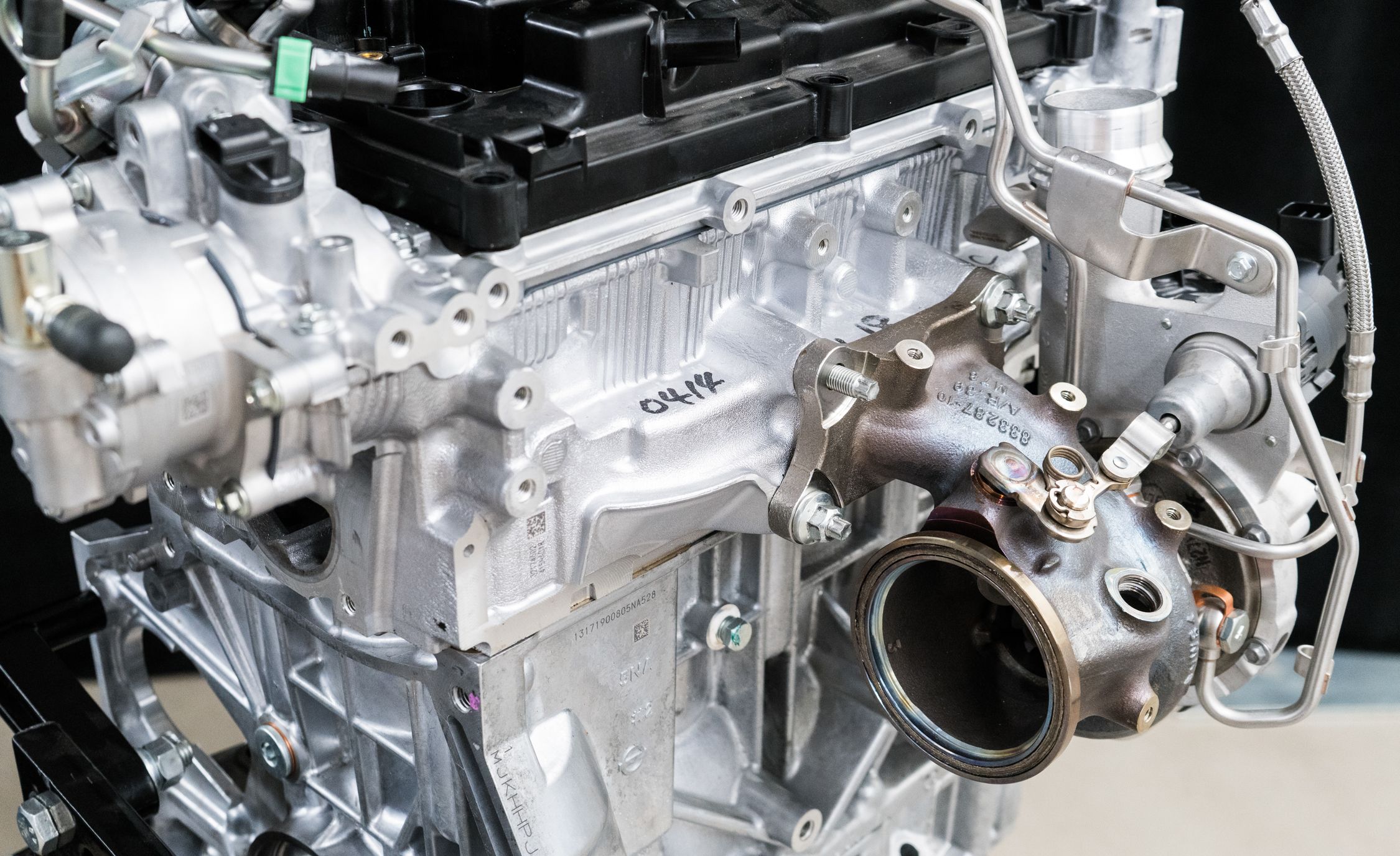 Science Behind Infiniti's Variable-Compression-Ratio Engine
