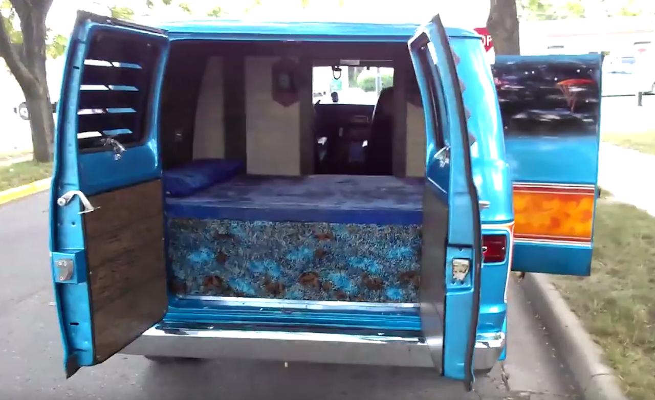 blue vans car