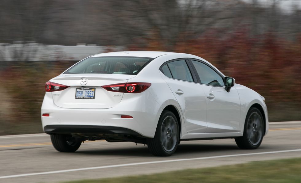  2018 Mazda 3: revisión, precios y especificaciones