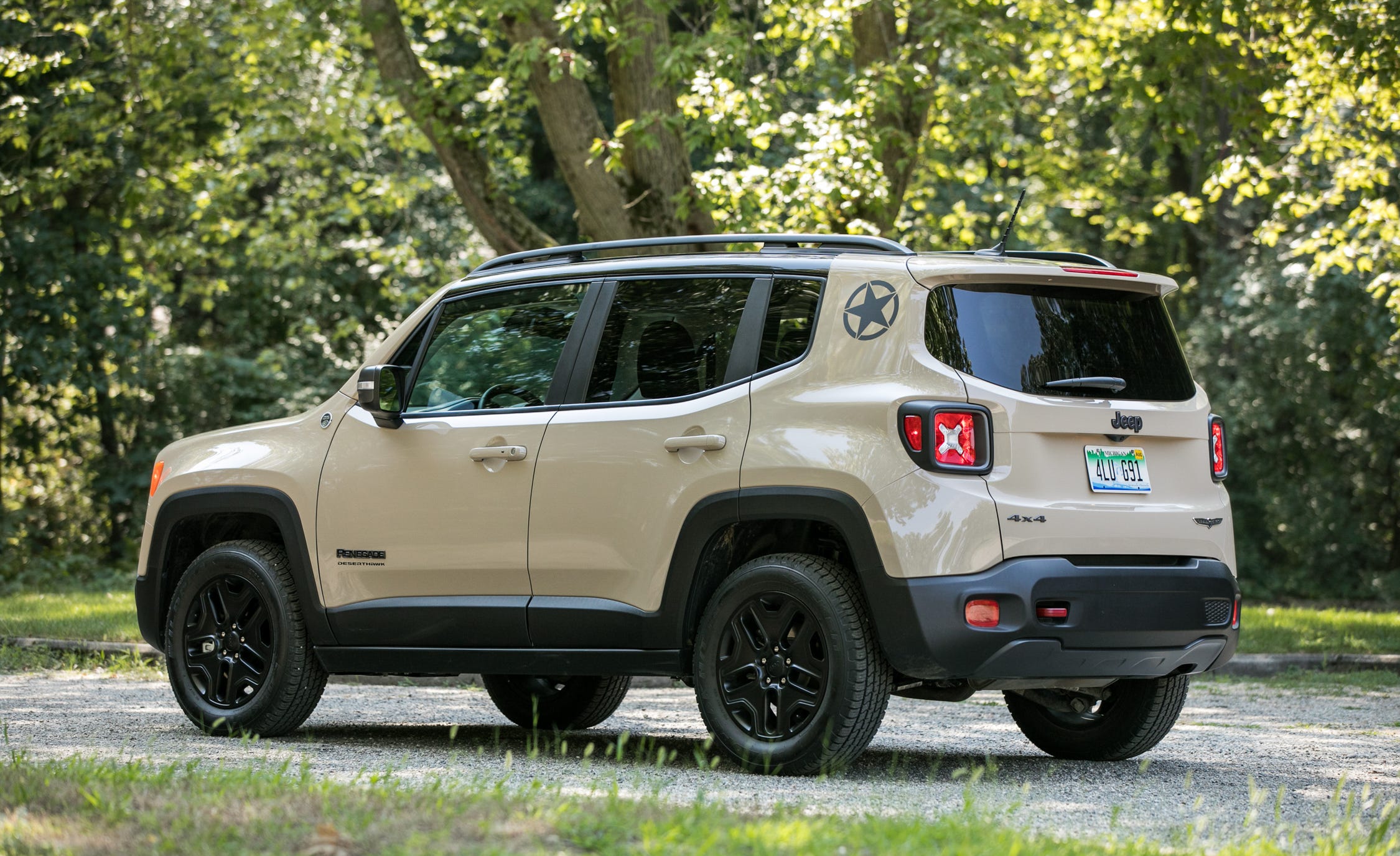 2017 Jeep Renegade Review, Pricing, and Specs