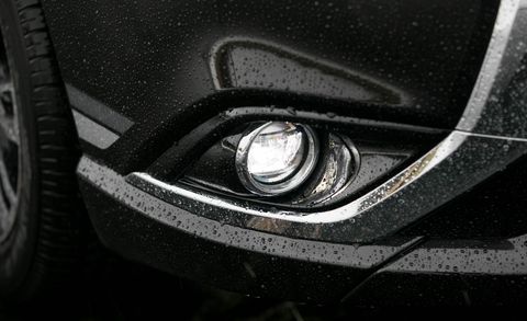 Black, Headlamp, White, Automotive lighting, Automotive design, Light, Vehicle, Car, Tire, Auto part, 