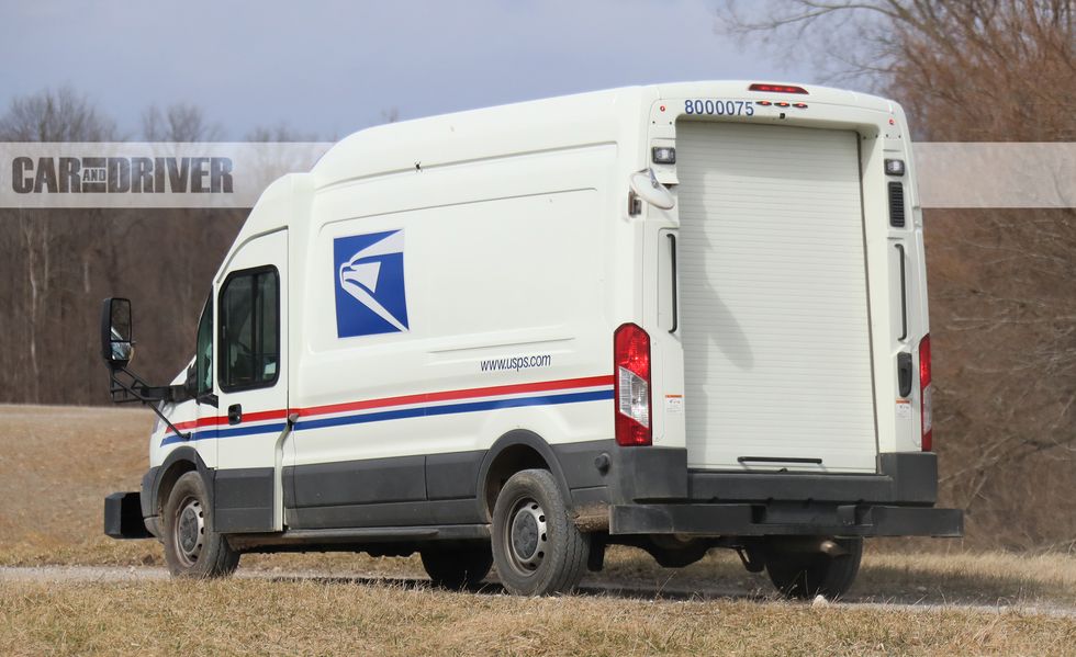 Ford-Transit-mail-truck-spy-photos-Edit1