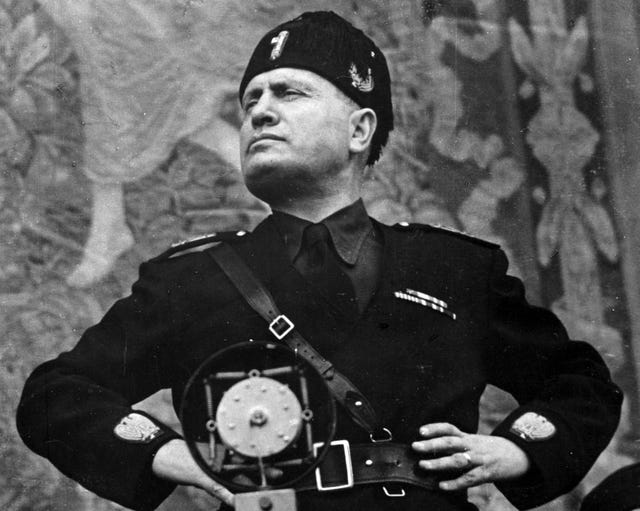  Mussolini