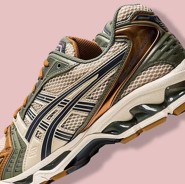 Asics' Best Running Shoe Is Still $75 Off After Cyber Monday 2023 - Men's  Journal