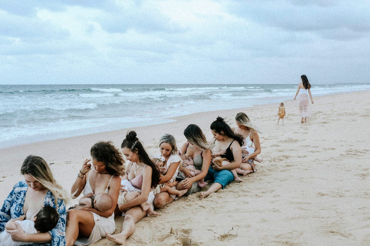 Breastfeeding Naked Beach - Breastfeeding Photoshoot - Photographer Captures Mothers Breastfeeding on  the Beach