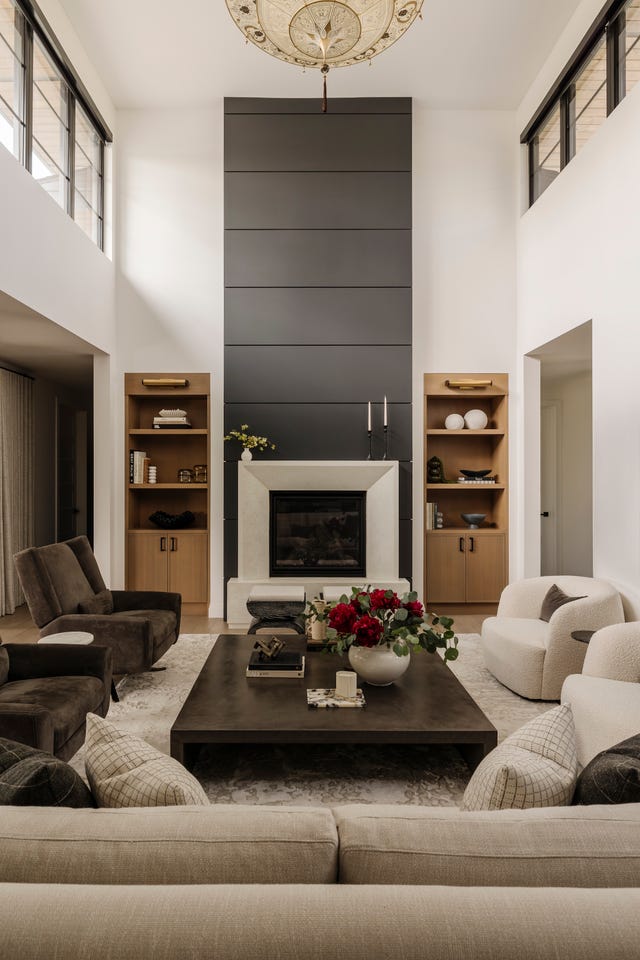 vivienda familiar que combina madera, metales brunidos y diseno a medida para vivir con estilo y funcionalidad