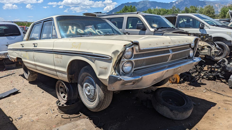 1965 Plymouth Fury III Sedan Is Junkyard Treasure in Colorado