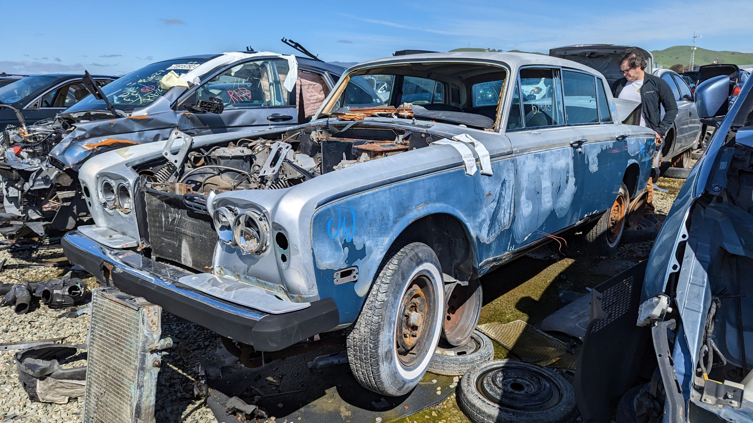 1974 Rolls-Royce Silver Shadow Is Junkyard Treasure