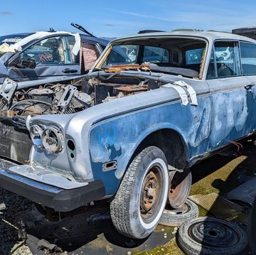 1974 rollsroyce silver shadow in california junkyard