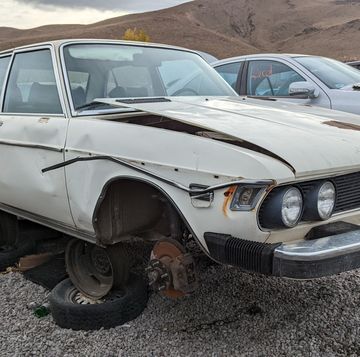 1976 bmw e3 sedan in nevada junkyard