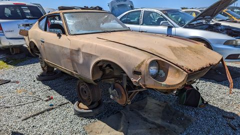 1970 datsun 240z in california wrecking yard