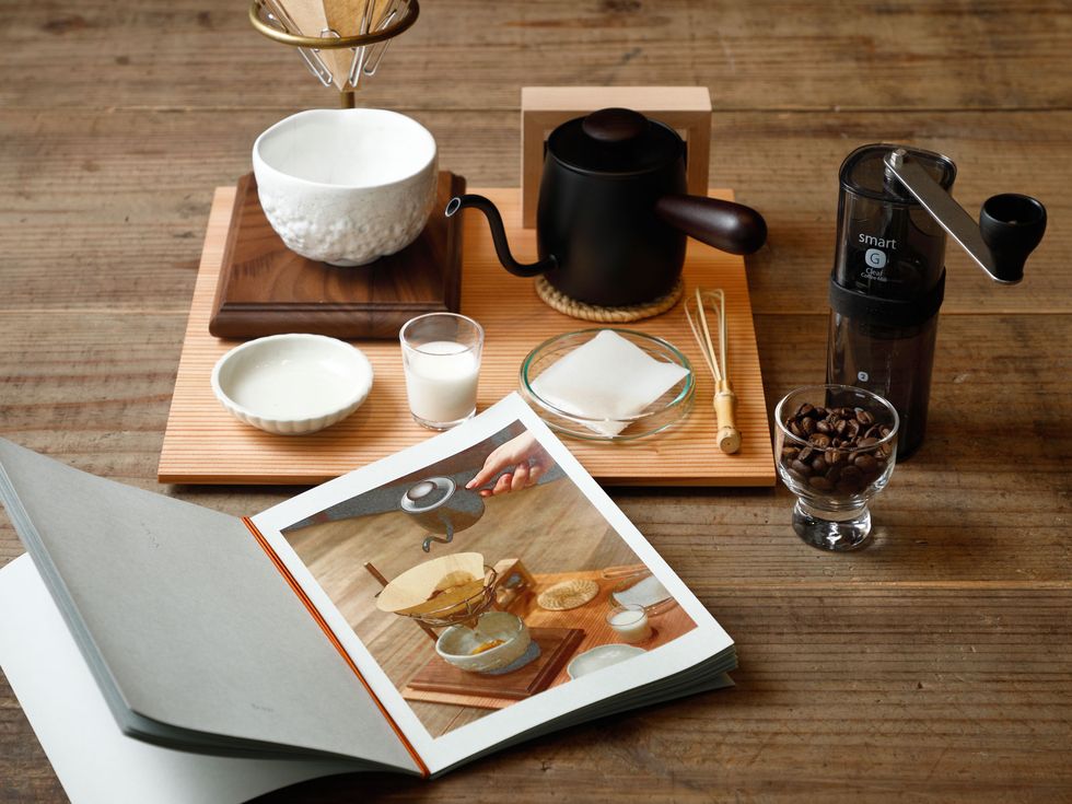 Coffee cup, Table, Cup, Cup, Breakfast, Brunch, Tray, Food, Tableware, Countertop, 