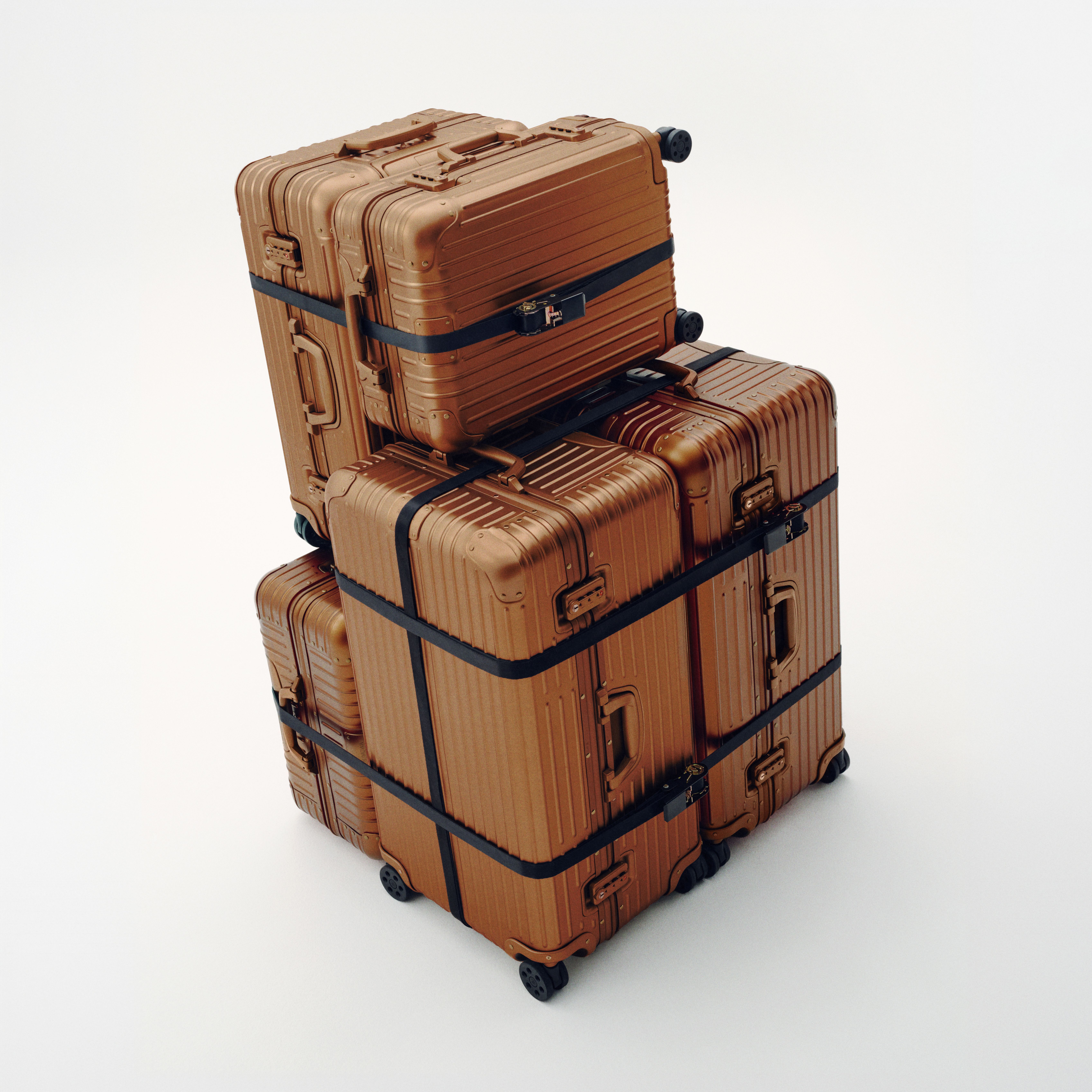 RIMOWA ⭐️⭐️リモワ　新しい ✨2点セット✨ リモワから麻雀セットが登場、価格は71万円