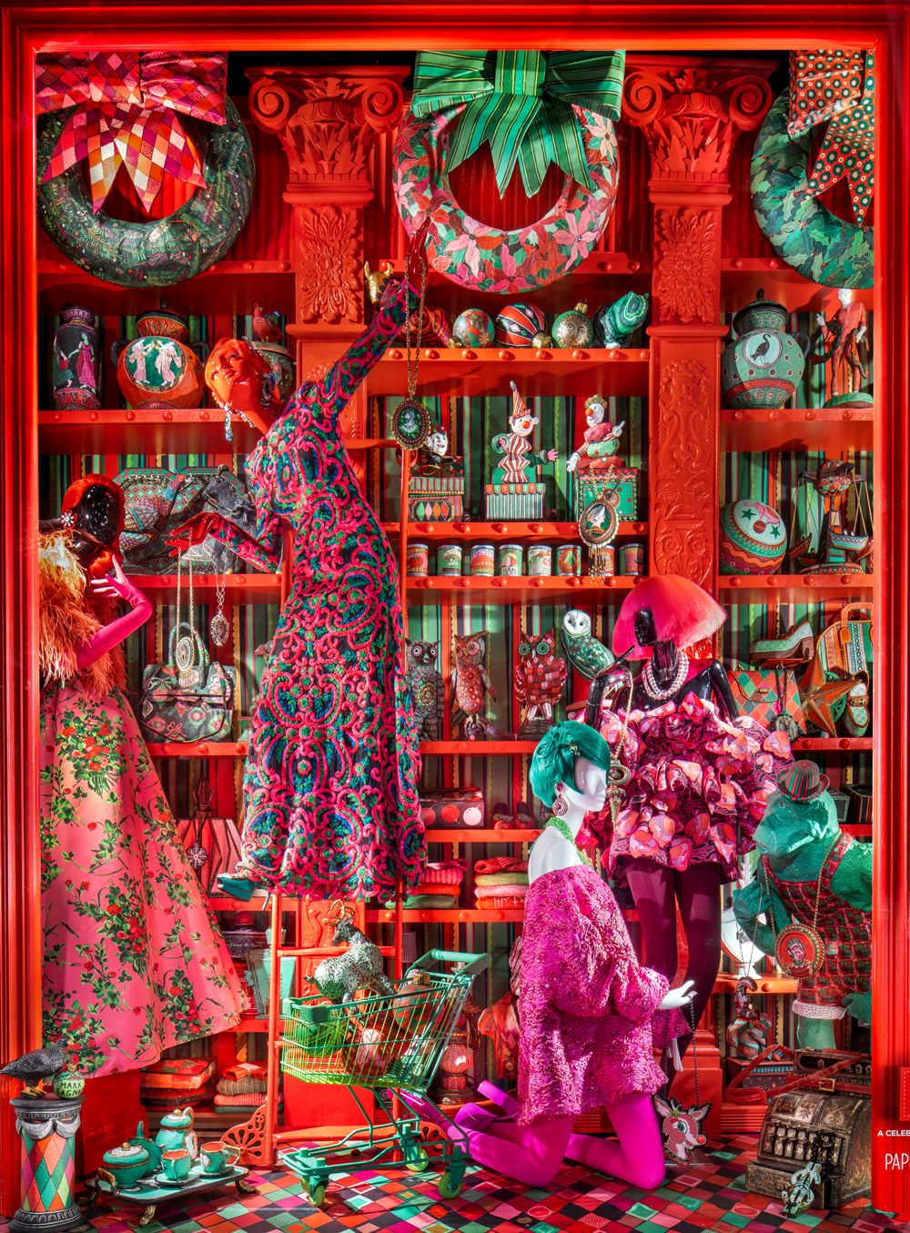 The Best Christmas Windows in NYC - Holiday Window Displays to Visit in New  York 2022