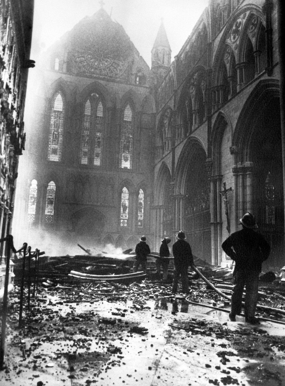De rampzalige brand die in 1984 de kathedraal van York trof werd veroorzaakt door blikseminslag