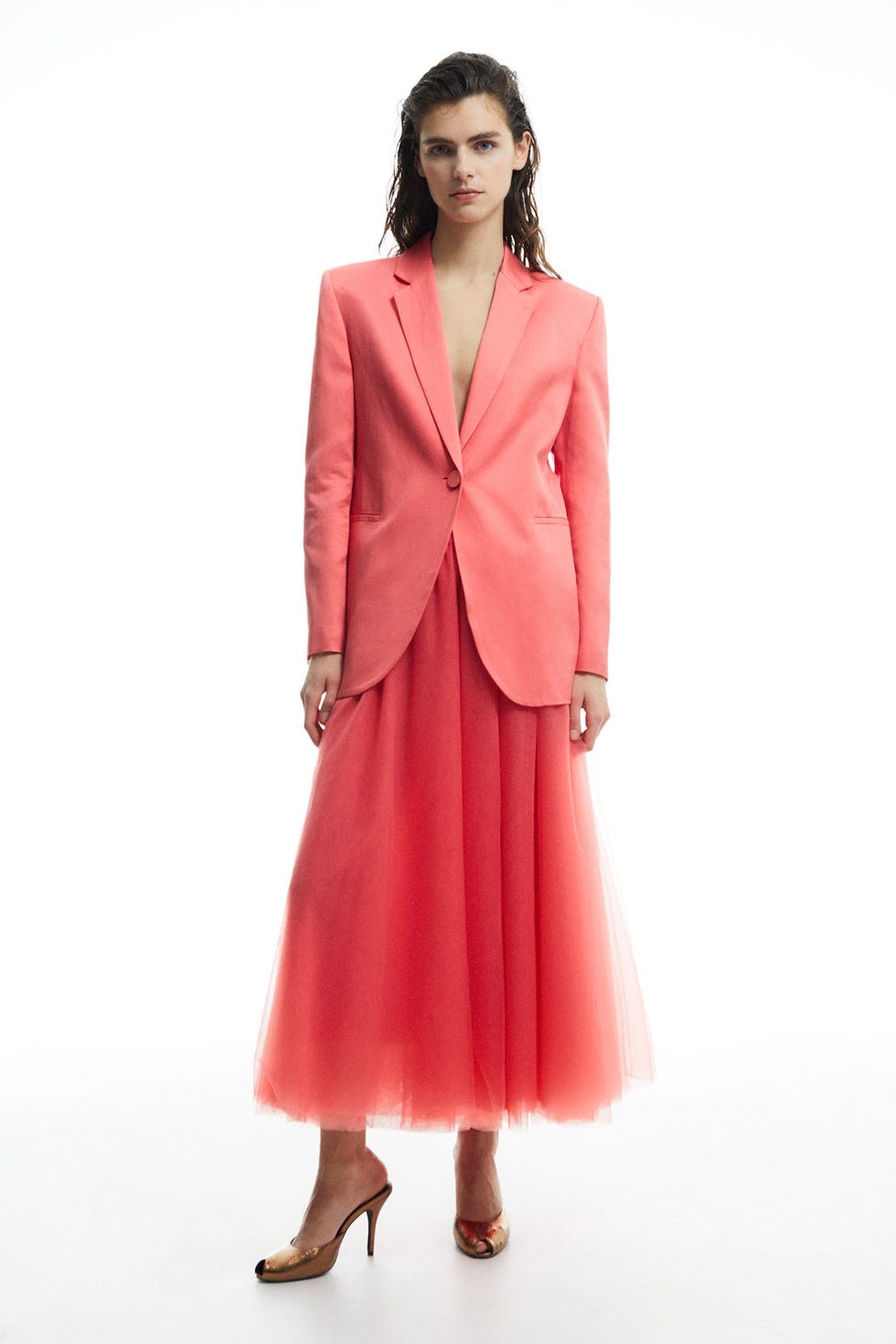 ¡La falda de tul más bonita de la primavera! Sfera te enamora con su diseño y precio 3 Moncloa Un impacto duradero en cada ocasión