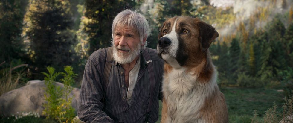 Harrison Ford als Jack Thornton  met Buck  in de nieuwe verfilming van The Call of the Wild