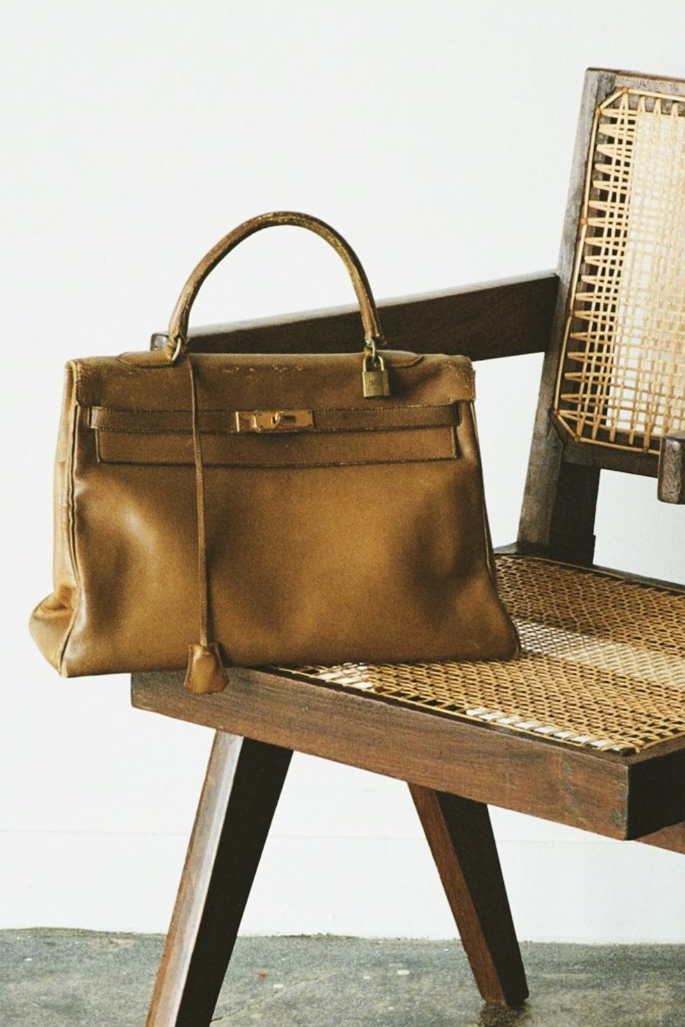 Brown, Bag, Style, Leather, Tan, Shoulder bag, Luggage and bags, Metal, Beige, Bronze, 