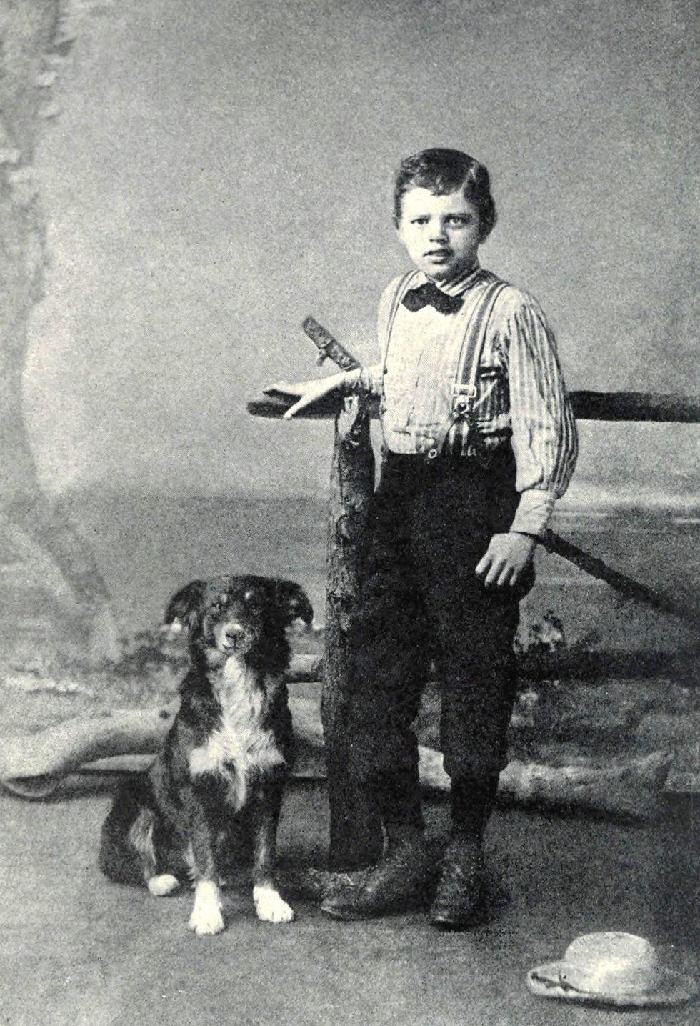 De 9jarige Jack London en een trouwe viervoeter in 1885 Een latere kennis van London Marshall Bond zou over Londons voorliefde voor honden opmerken dat hij een scherp en direct oog had voor edele karaktertrekken die hij evenzo in een hond als in een man zou erkennen Bonds hond Jack was de inspiratie voor Buck de held van De roep van de wildernis