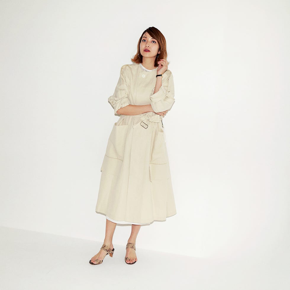 Clothing, White, Waist, Beige, Dress, Fashion, Sleeve, Outerwear, Neck, Shoulder, 