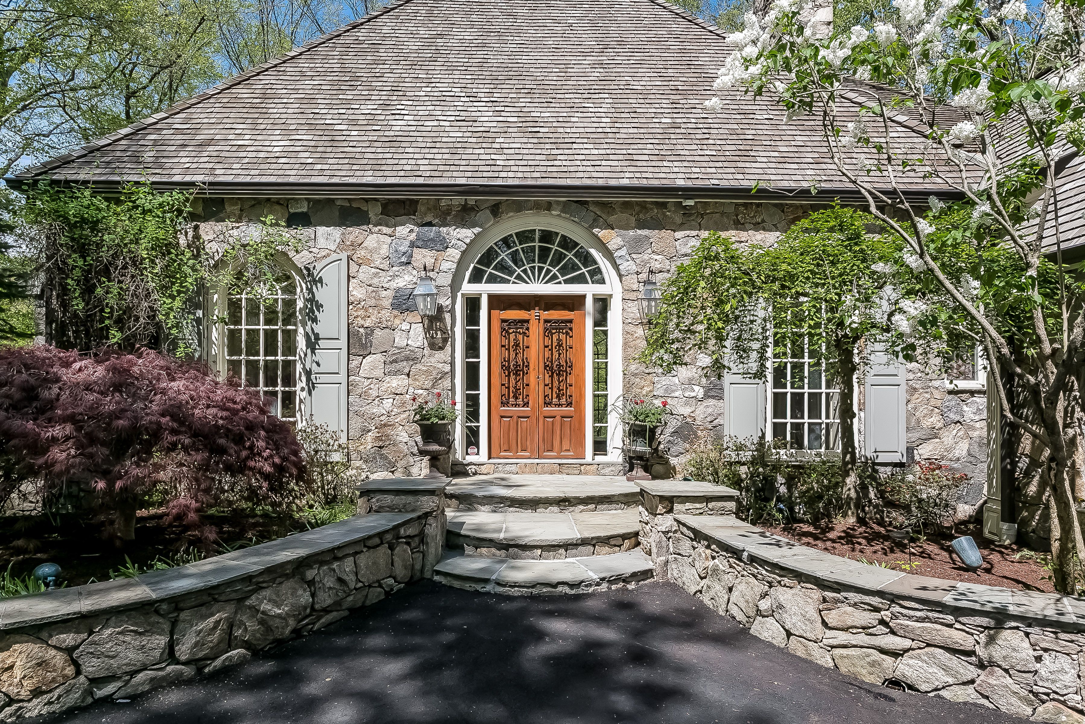 Cyndi Lauper’s red barn-style home in Stamford, Connecticut