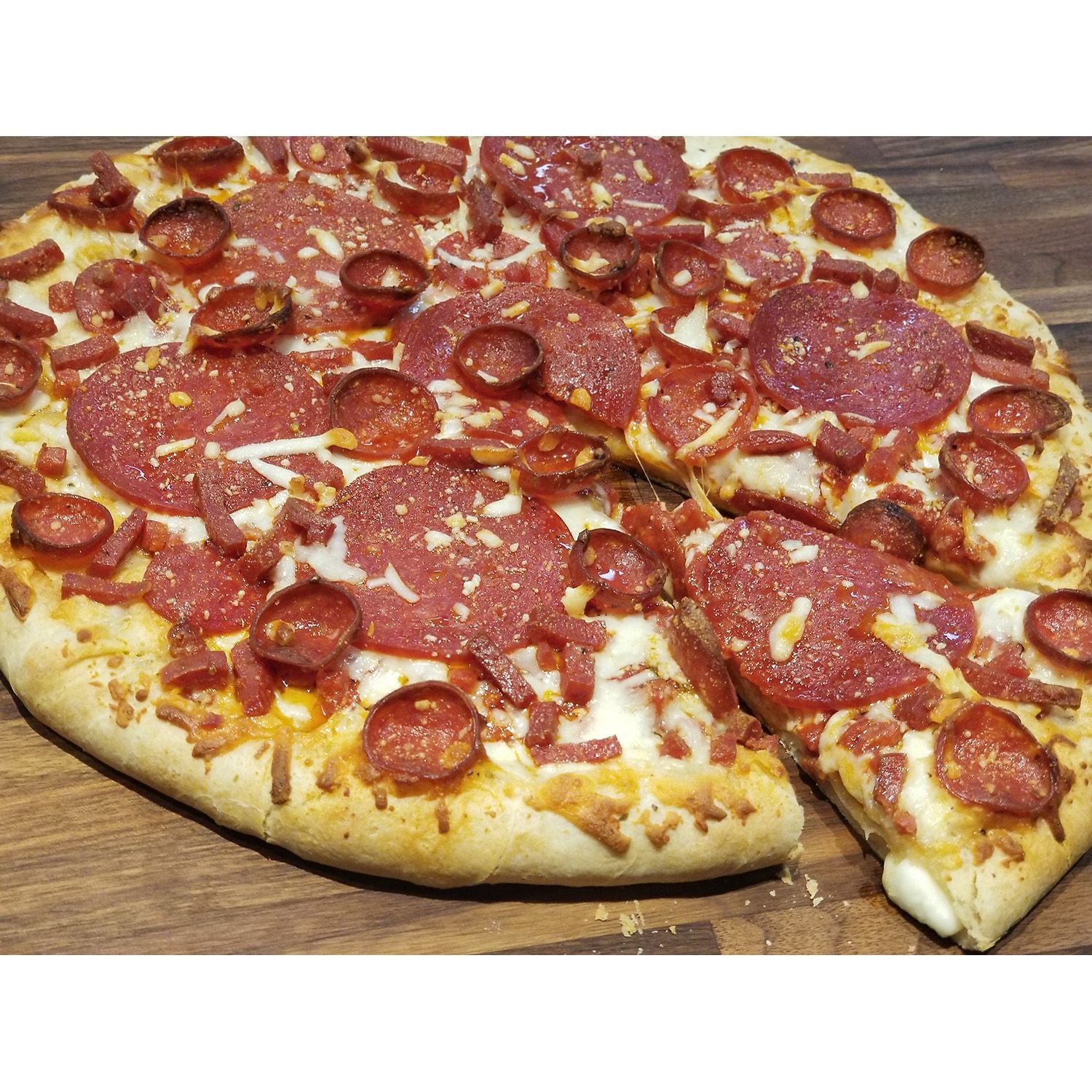 Sam's Club Is Selling A 3-Pound Stuffed Crust Pepperoni Pizza - Sam's Club  Products Spring 2019