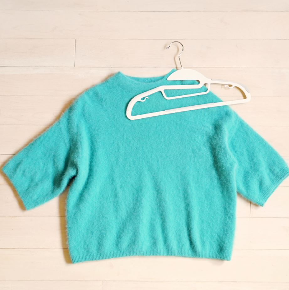 Clothing, Blue, Sleeve, Aqua, Turquoise, Product, Clothes hanger, Green, Outerwear, T-shirt, 