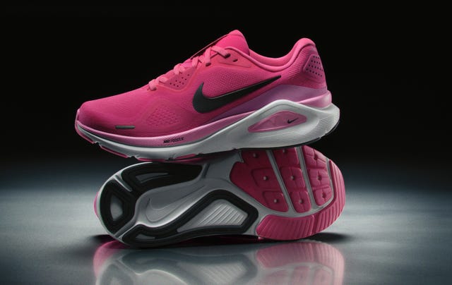 006-nike-structure-26-womens-1