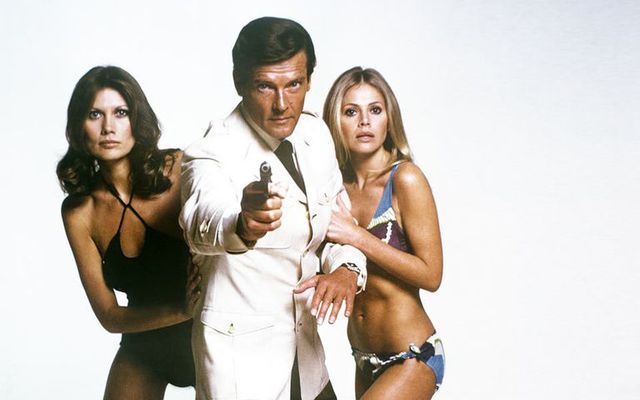 歴代最多の『007』ロジャー・ムーア、89歳で逝く