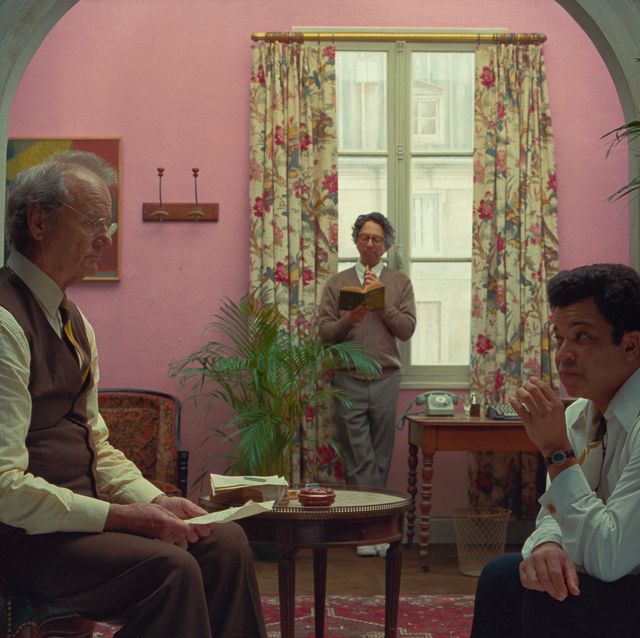 from l r bill murray, wally wolodarsky and jeffrey wright in the film the french dispatch photo courtesy of searchlight pictures © 2021 20th century studios all rights reserved