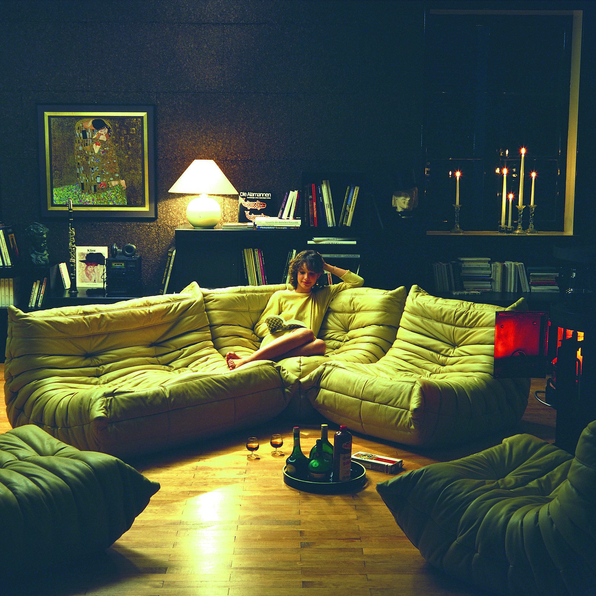 Togo　TC　50　Couch,　Instagram's　The　Design　Status　Turns　Dispatch:　Sofa,