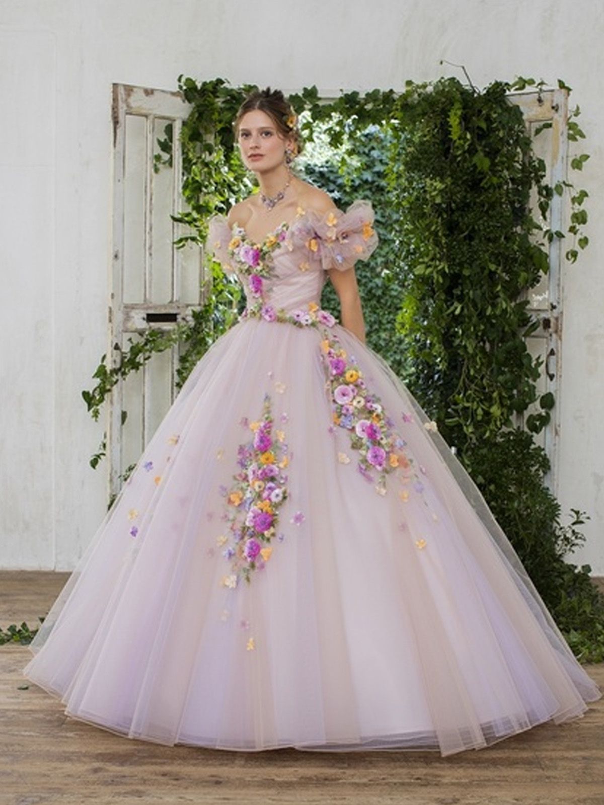 ロマンティックカラーのドレスでハッピーな花嫁に！| ELLE mariage ...